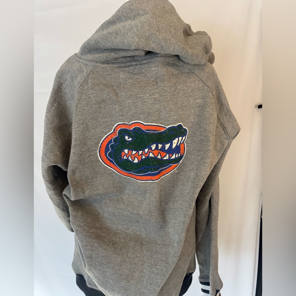 Colosseum Florida Gators grey hoodie, v-neck size XL, puffy stitched lettering - Picture 3 of 16